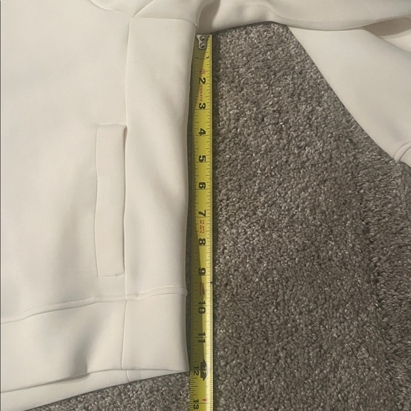 CrossFit Games 2025 - Velites Cream hooded sweatshirt - w/magnetic pockets NEW! - Picture 10 of 10